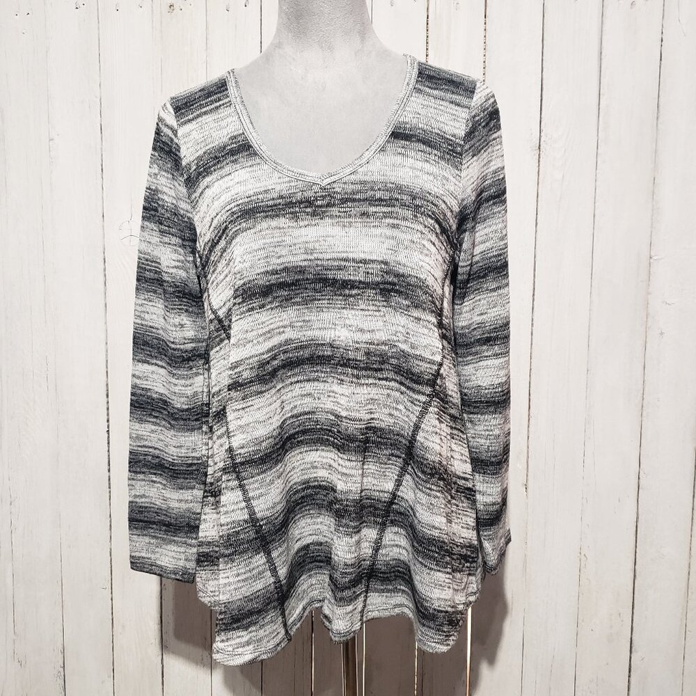Altar'd State M Black White Stripe Swing Sweater Lightweight Cozy Cottage Boho - Picture 2 of 7